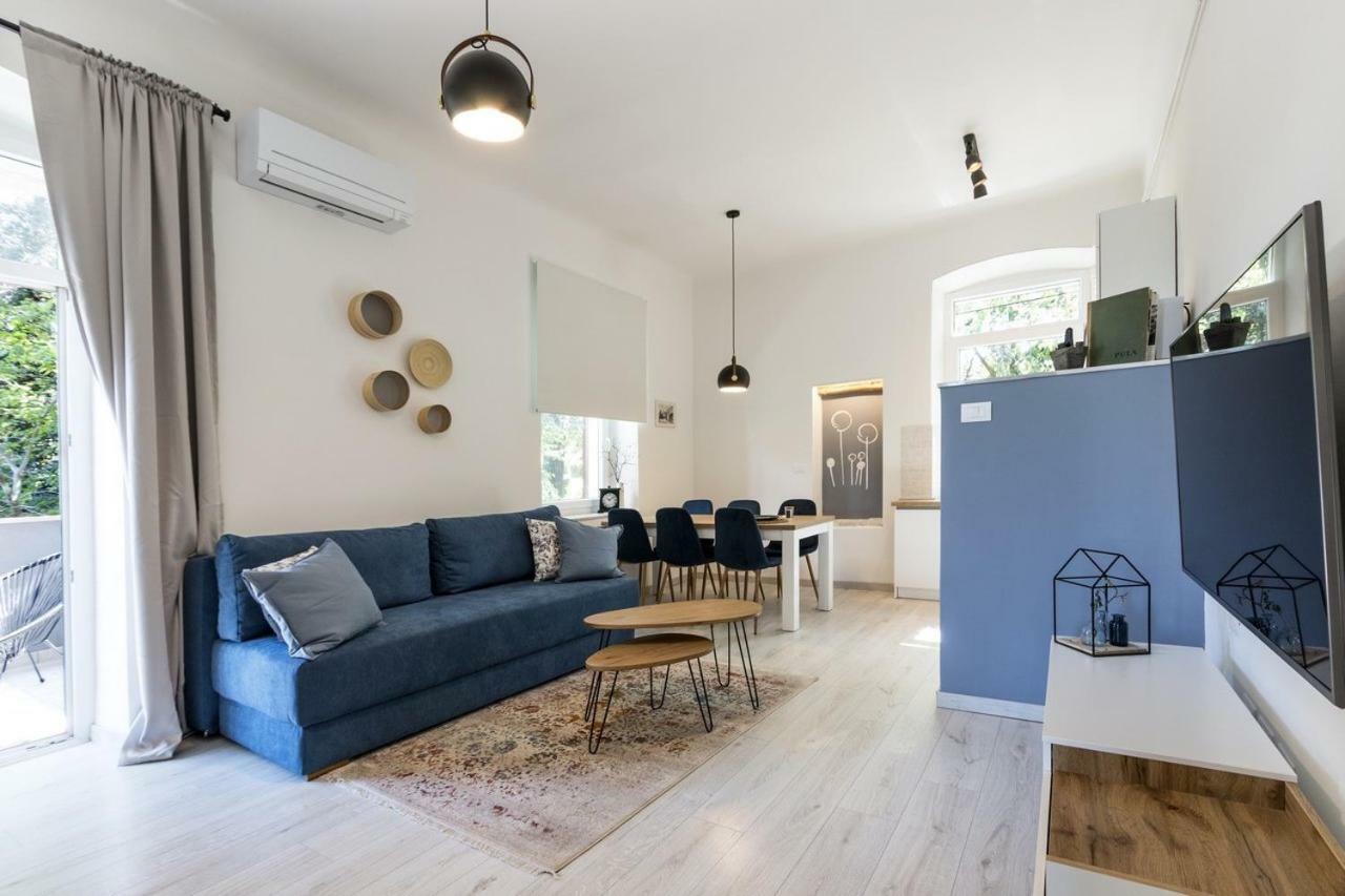 *** Lounge Terrace Apartment With The Harbour View / City Centre *** Пула Екстериор снимка