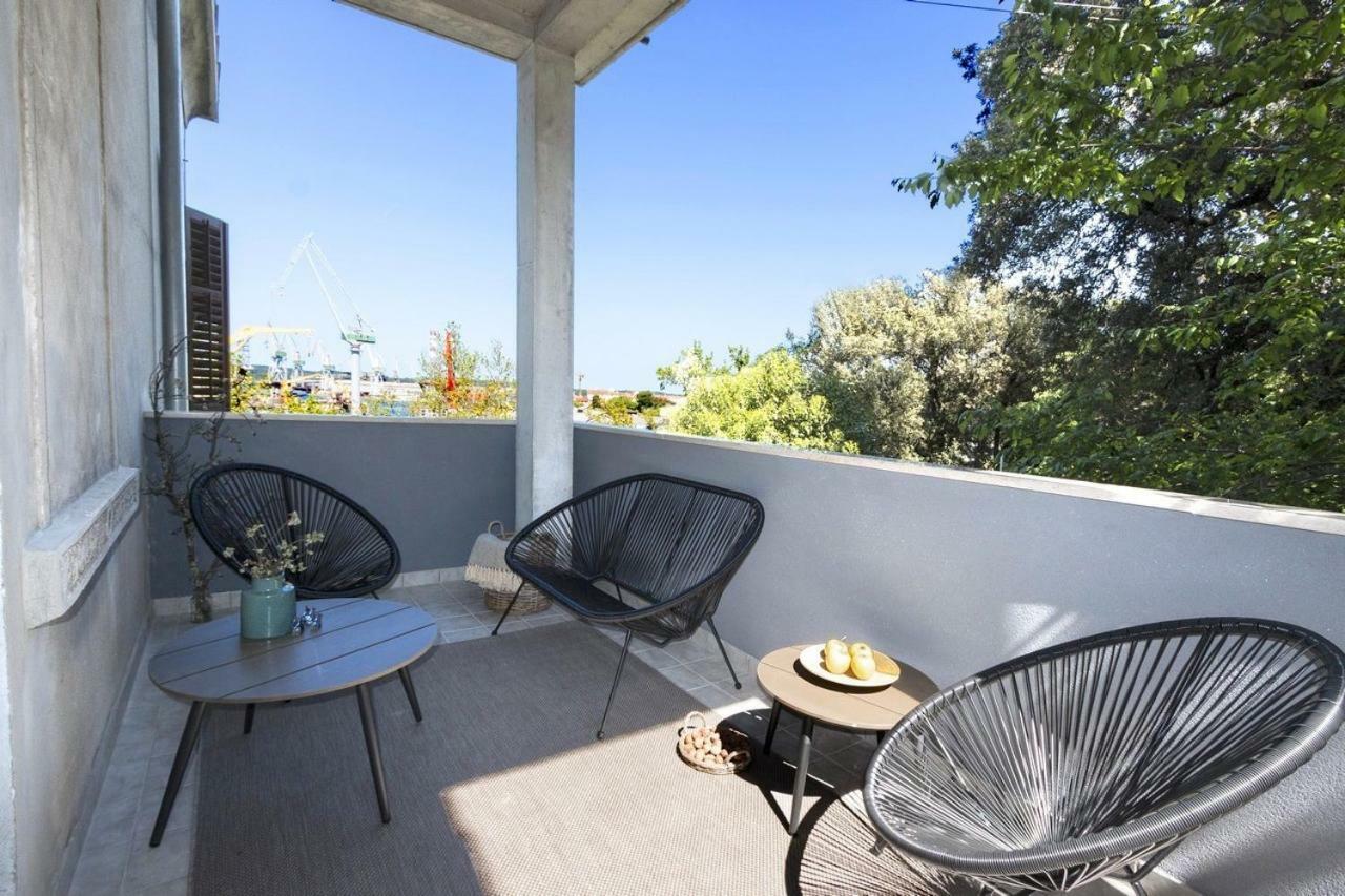 *** Lounge Terrace Apartment With The Harbour View / City Centre *** Пула Екстериор снимка